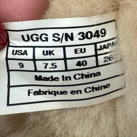 Ugg Women’s Tall Bailey Triplet Button Brown Bomber Suede Sheepskin Boots Size 9 - Picture 5 of 14